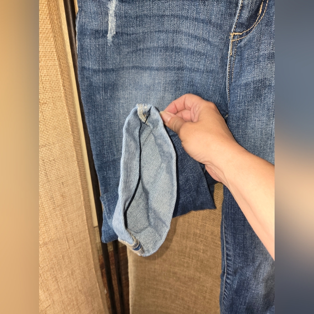 Women's Time And Tru Mid Rise Blue Jean Capris Size 6 - Picture 3 of 10